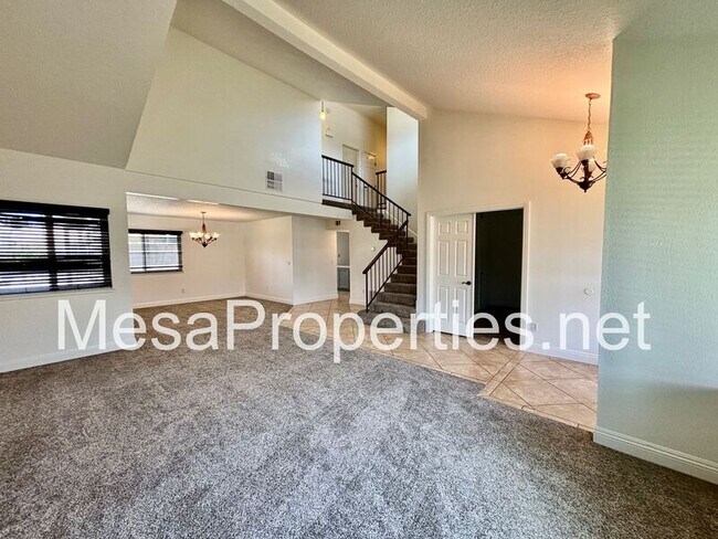 Foto del edificio - 2378 N Sycamore Ave