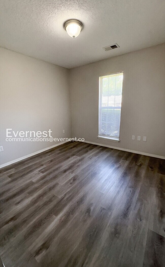 Building Photo - 4199 Blackstone Dr