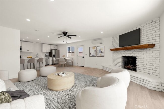 Building Photo - 1324 S Oakhaven Dr