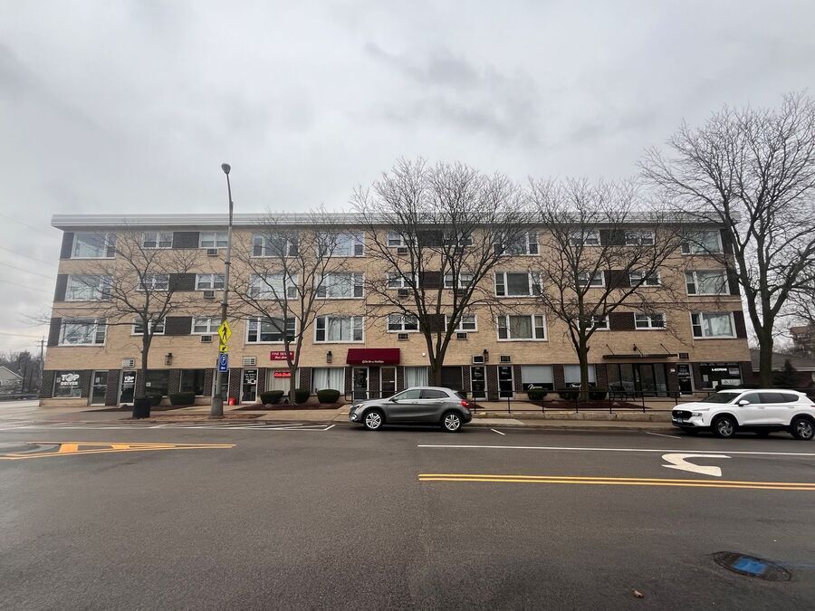 Primary Photo - 5107 Washington St