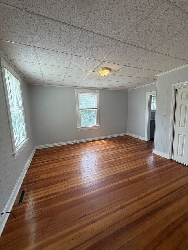 Building Photo - Charming 3 Bedroom in Schoolfield