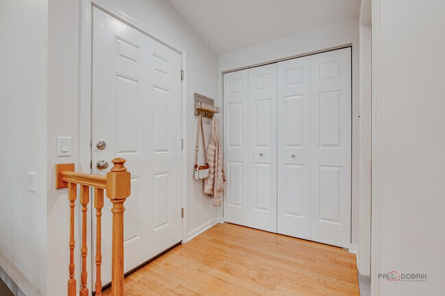 Foto del edificio - 1254 N Streamwood Ln