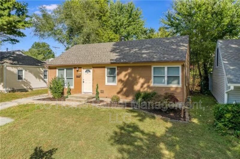 Primary Photo - 5411 N Indiana Ave