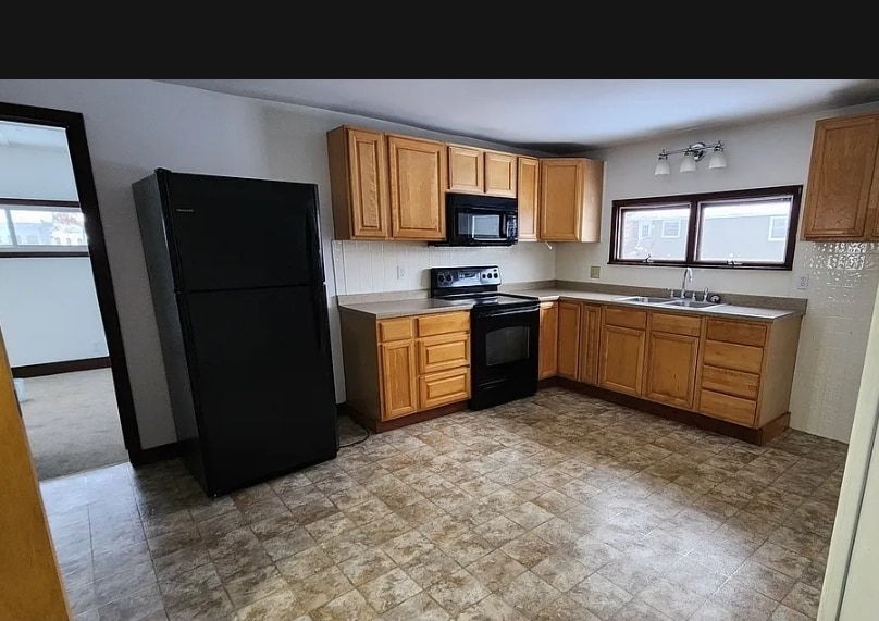 Primary Photo - 249 E 8th St