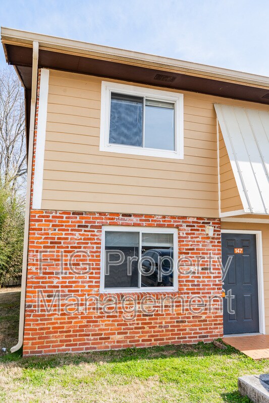 Building Photo - 147 Louella Dr
