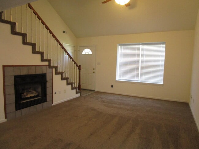 Building Photo - 316 Dads Way