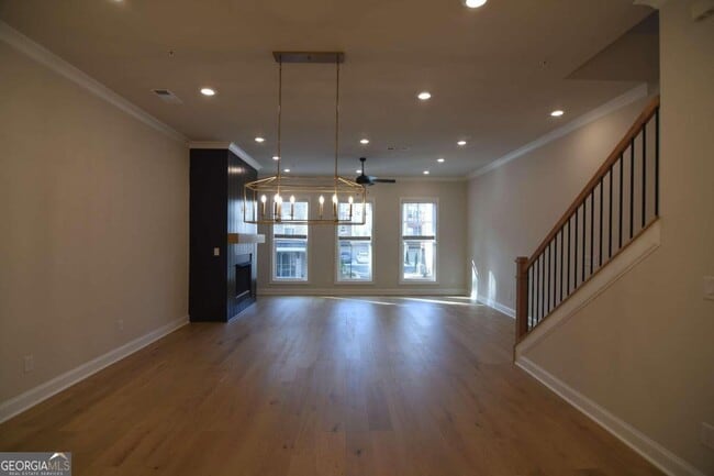 Building Photo - 502 Clover Ln