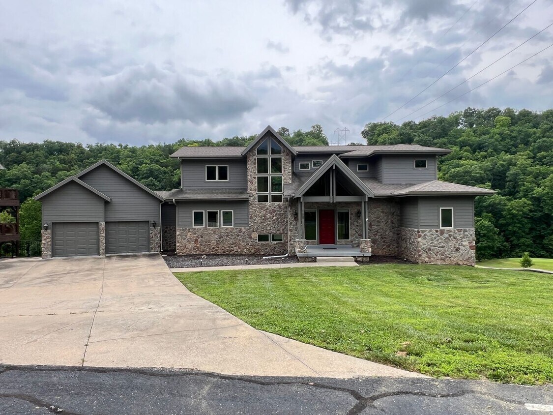 Primary Photo - Stunning Home in Stonebridge - Gated Golf ...