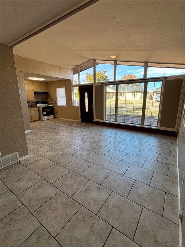 Foto del edificio - 2906 NW Euclid Ave