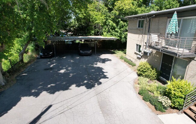 Foto del edificio - 831 E Stratford Ave