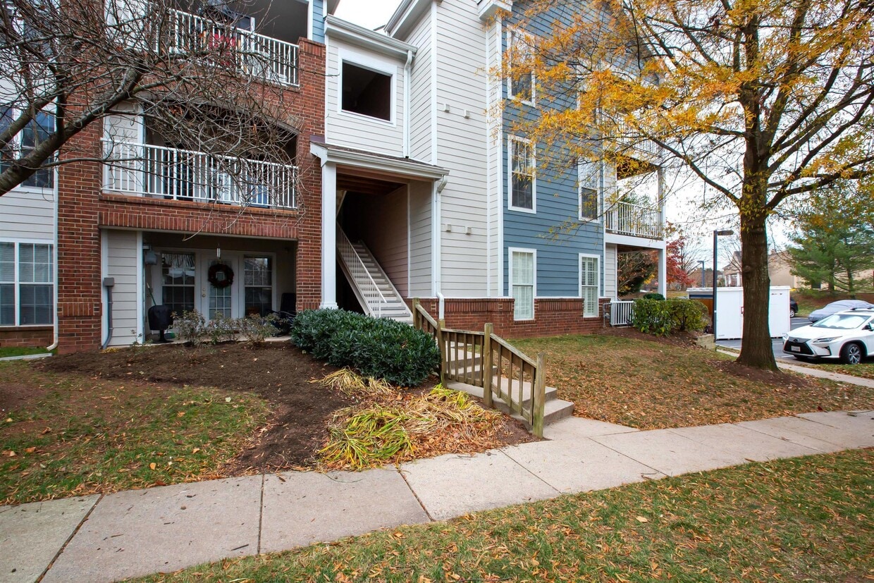 Primary Photo - 21019 Timber Ridge Terrace
