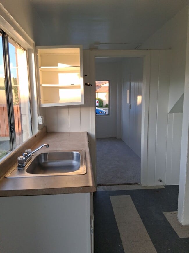 Building Photo - 230 N 8th St