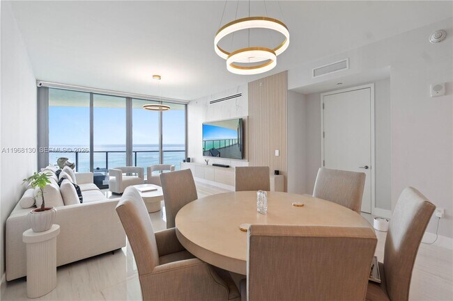 Foto del edificio - 15701 Collins Ave