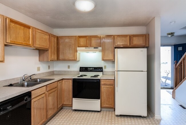 Kitchen - 9964 Beverly Ln