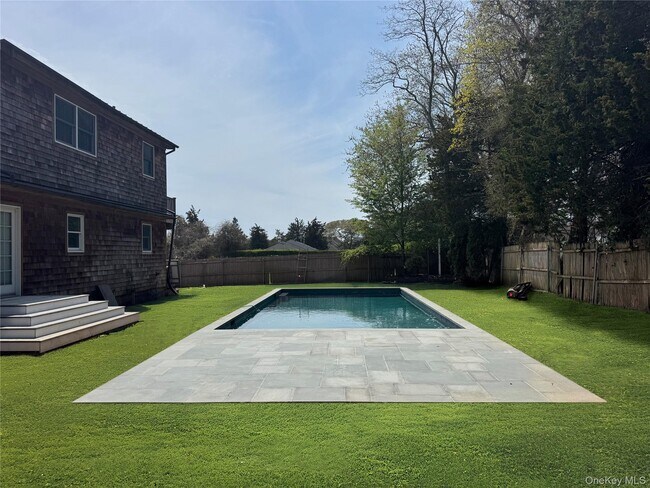 Foto del edificio - 20 Alanson Ln