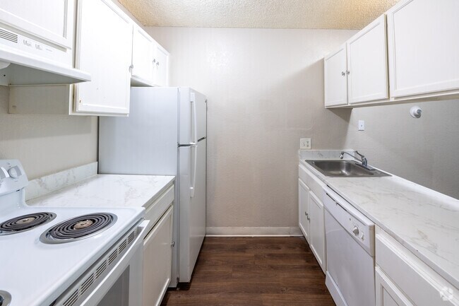 1 habitación, 1 baño - 528 pies cuadrados - Cocina - Bradburn Gardens