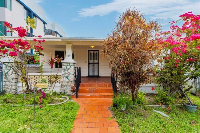 Foto del edificio - 1243 SW 3rd St