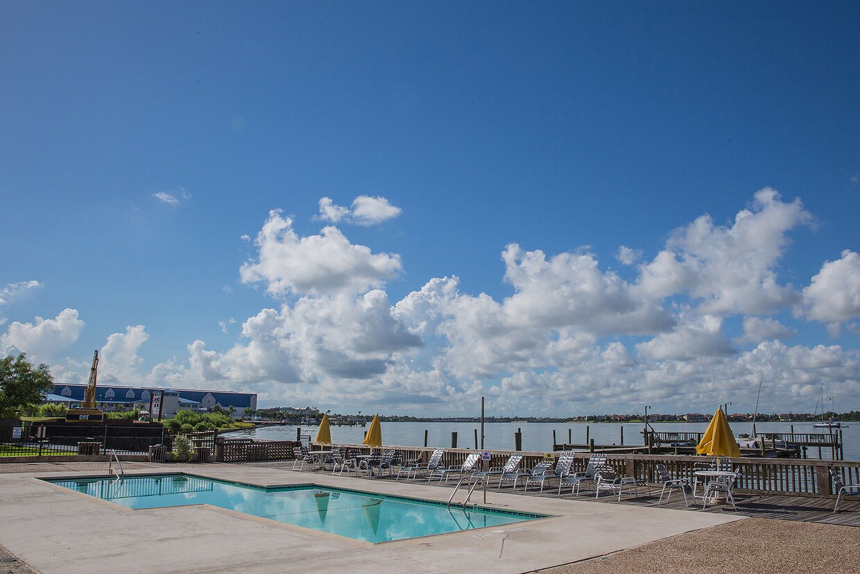 3535 E NASA Pkwy, Seabrook, TX 77586 Condo for Rent in Seabrook, TX