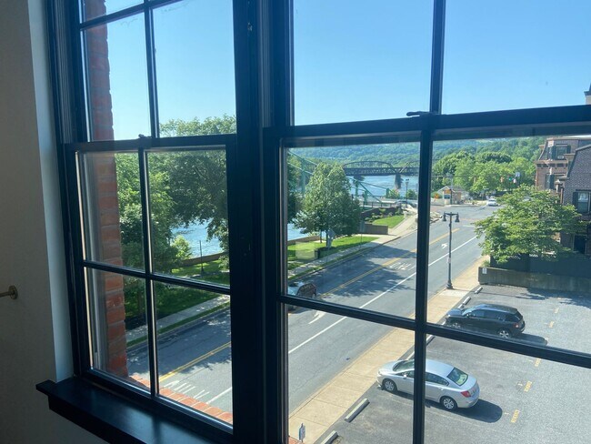 Foto del edificio - Stunning views from SE corner 2-bedroom ap...