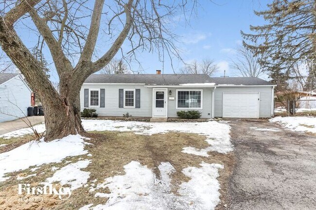 Building Photo - 814 Spruce Dr