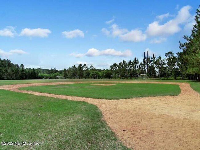Foto del edificio - 4/2.5 in Stonehurst Plantation Subdivision