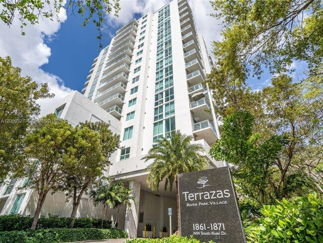 Foto del edificio - 1861 NW S River Dr