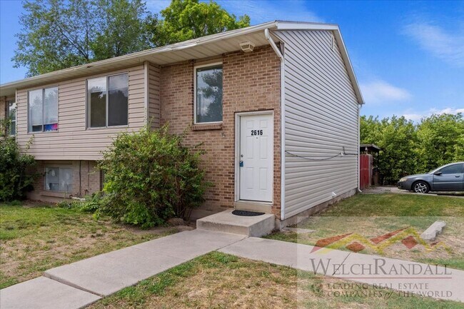 Building Photo - 3 Bedroom 2 Bath Duplex. SLC