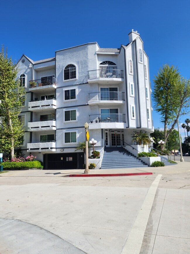 Building Photo - 4401 Sepulveda Blvd
