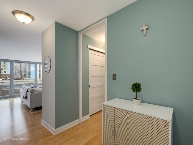 Foto del edificio - 21 W Goethe St