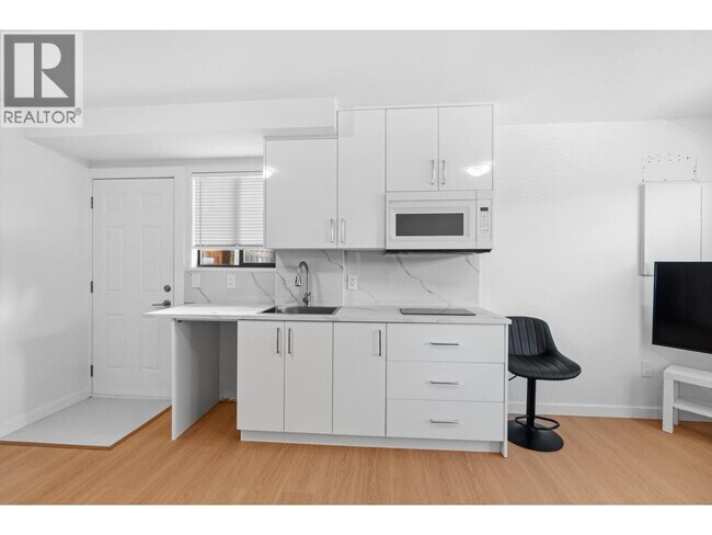 Photo du bâtiment - 3xxx St Andrews Ave