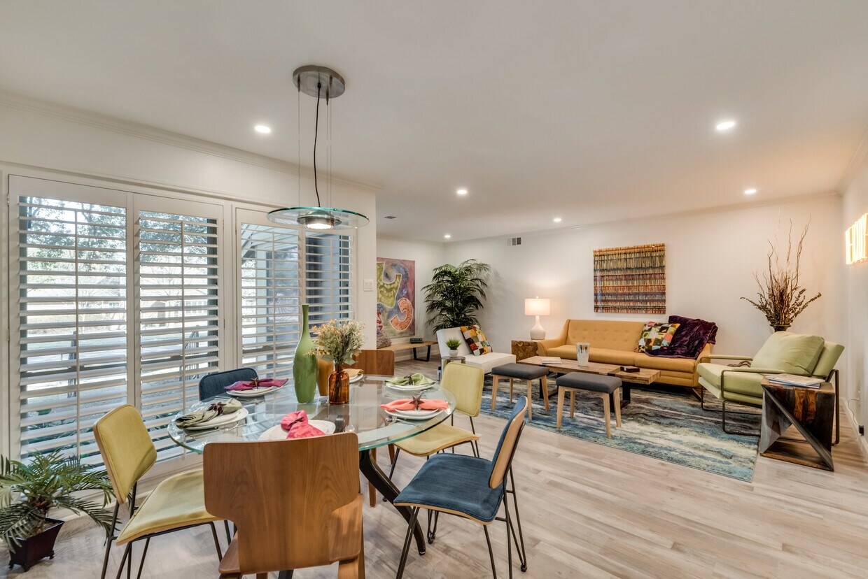 Foto principal - 9807 Airline Rd