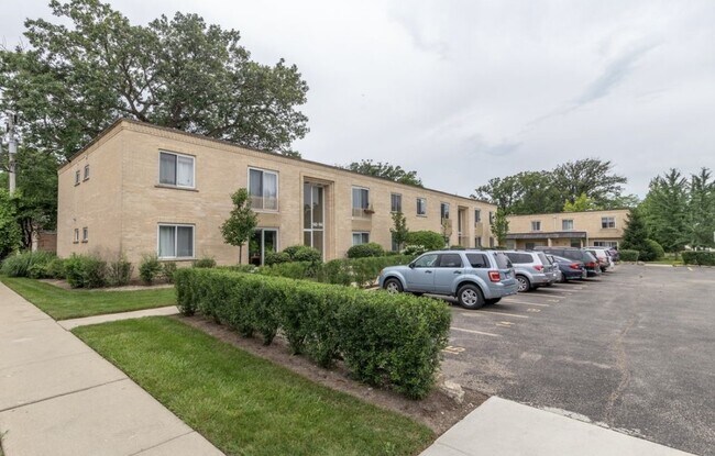 Building Photo - 148 Green Bay Rd