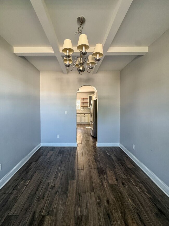Building Photo - 172 Huzzas Cir
