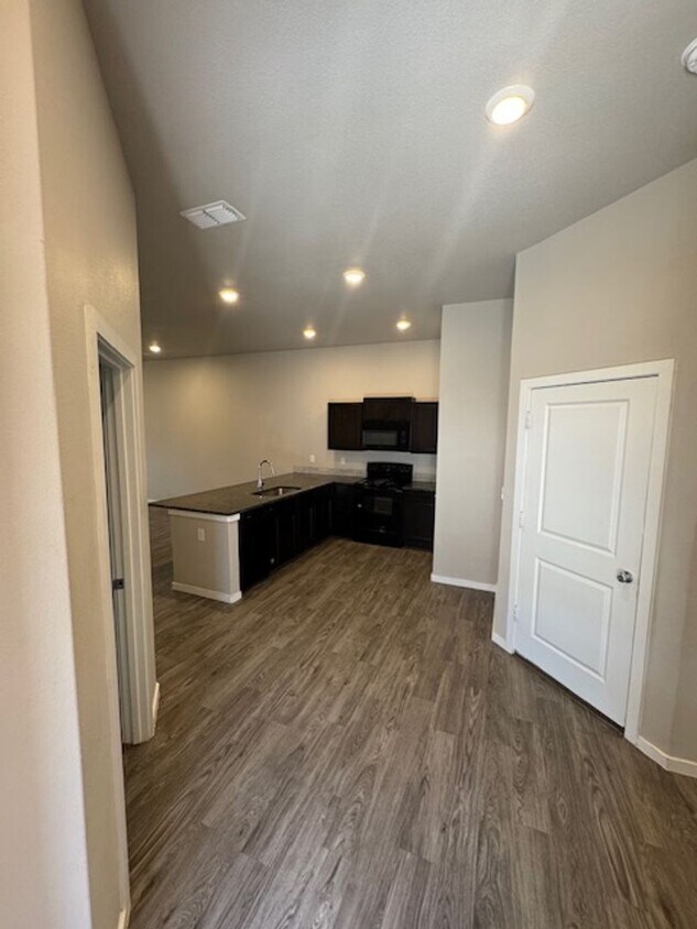 Foto principal - Upland Heights- 7047