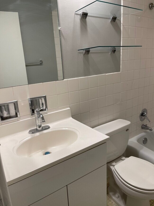 Foto del edificio - 510 W Fullerton Pkwy