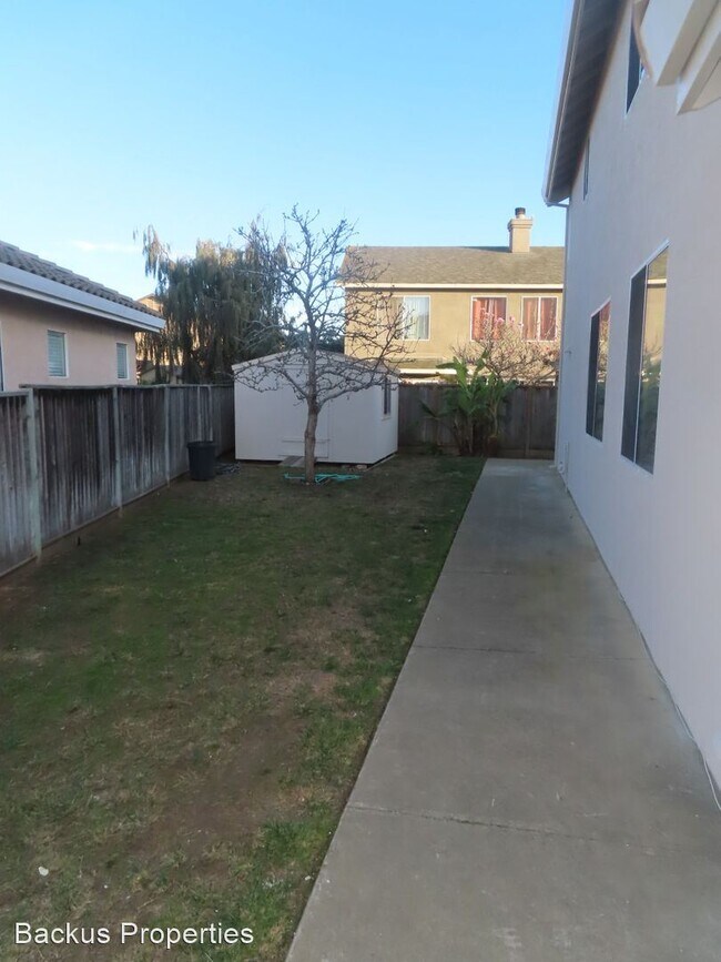 Building Photo - 4 br, 3 bath House - 5 Cabernet Circle