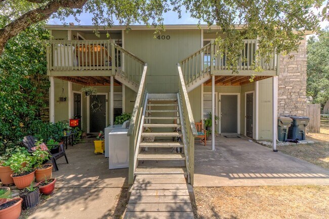 Building Photo - Cozy Unit in Georgetown Fourplex