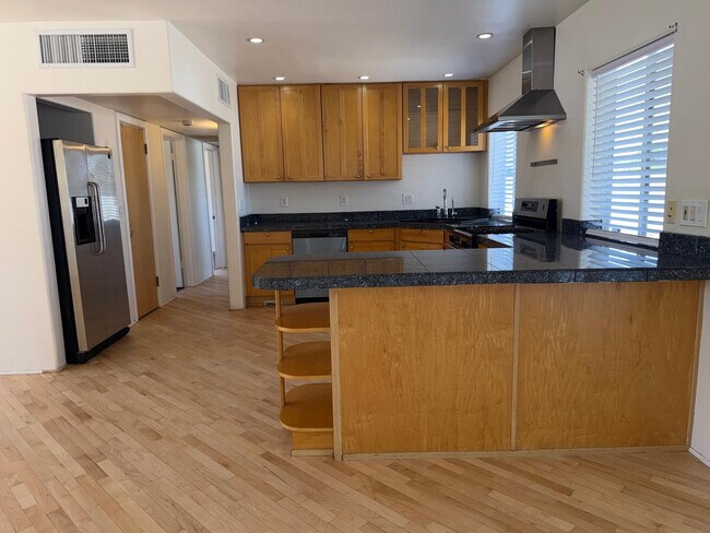 Foto del edificio - 1412 E Colter St