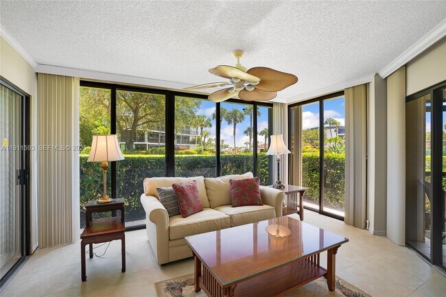 Foto del edificio - 1815 Mooringline Dr