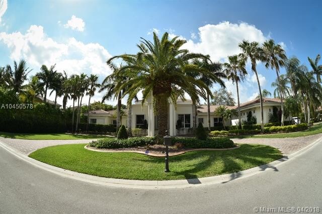 Building Photo - 525 Enclave Cir W