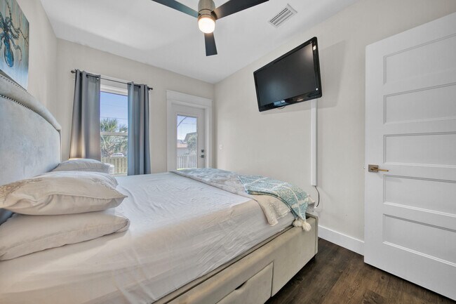 Foto del edificio - 340 Bluefish Dr