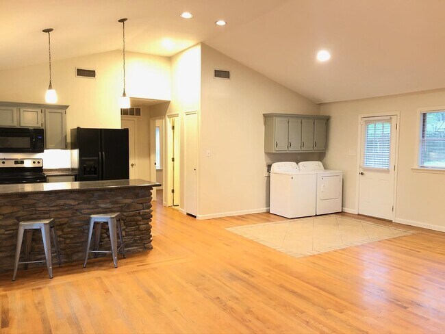 Foto del edificio - 4906 Verne Rd