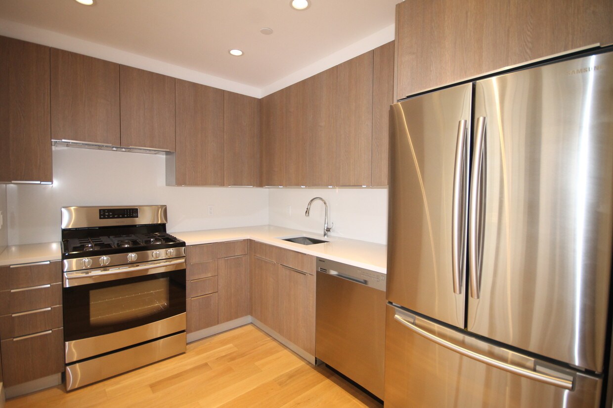 Foto principal - 41-41 24th St