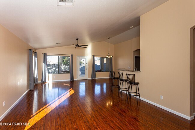 Foto del edificio - 7402 E Plateau Ridge Rd