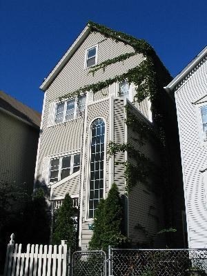 Building Photo - 2718 N Wilton Ave
