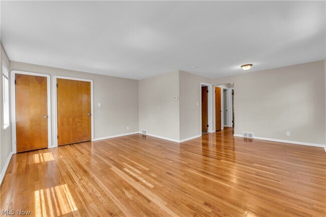Foto del edificio - 20571 S Lake Shore
