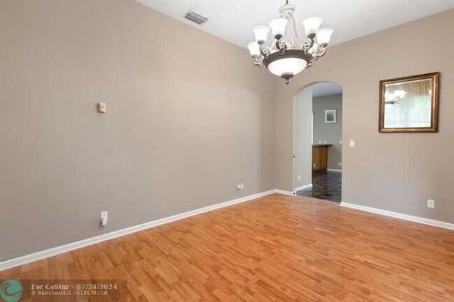 Foto del edificio - 4821 Kensington Cir