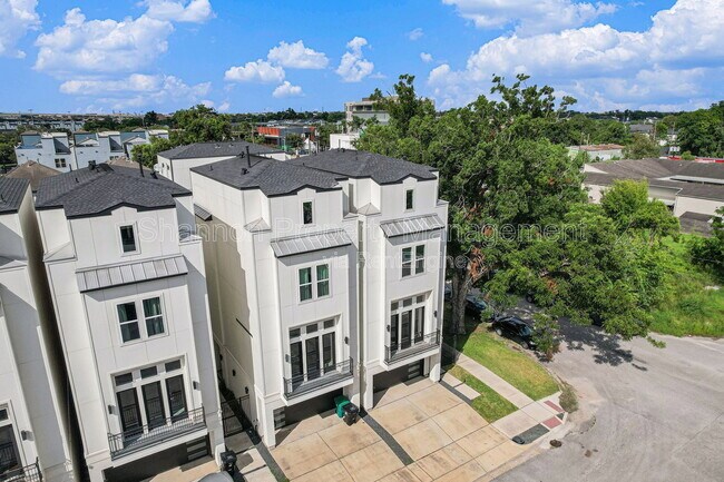 Foto del edificio - 2221 Francis St