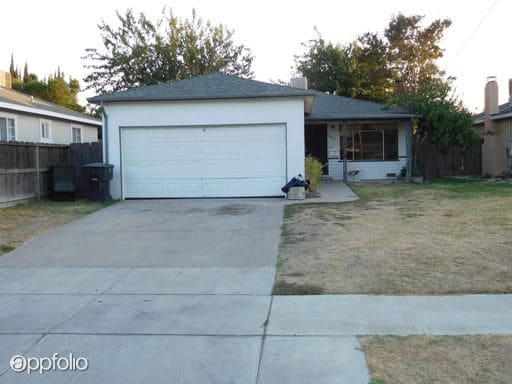 Primary Photo - 1654 Grove Ave