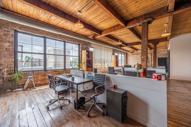 Foto del edificio - 3124 W Carroll Ave